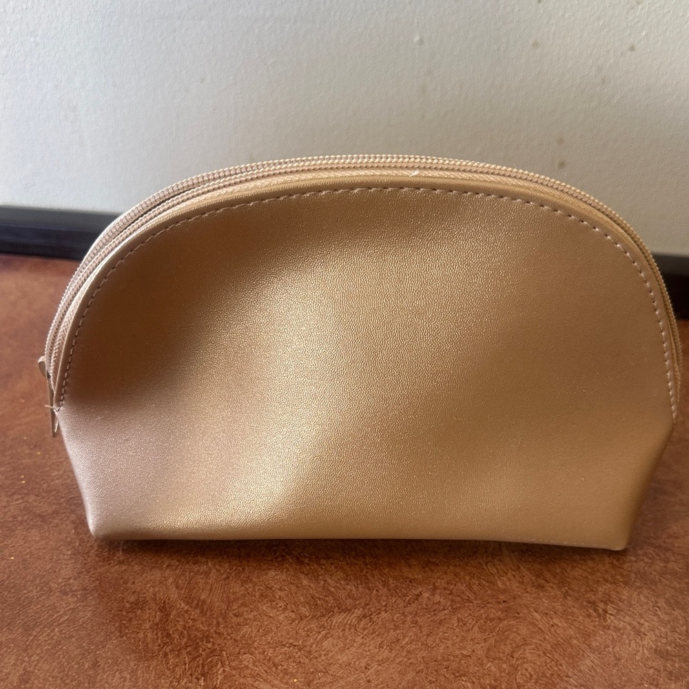 Neiman Marcus Elegant Tan Women's Bag - Picture 3 of 4